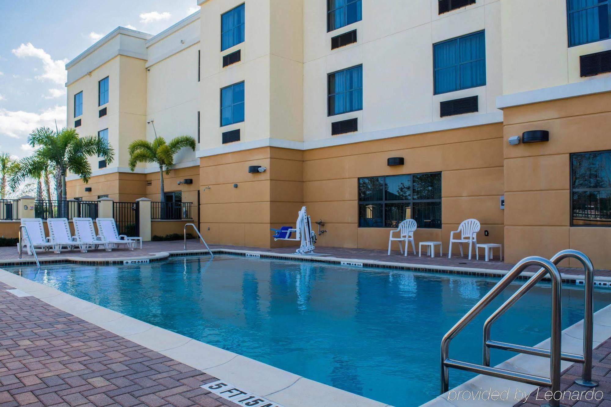 Comfort Suites Vero Beach I-95 Kültér fotó